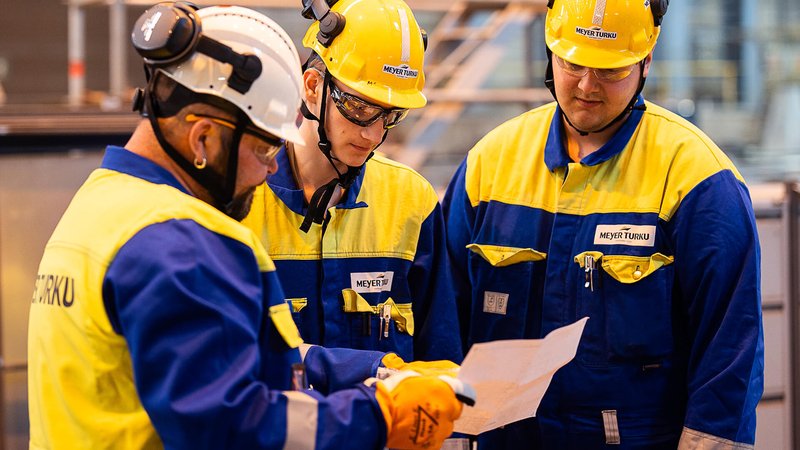 Laivanrakennusoppilaitos kouluttaa